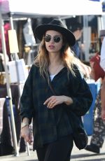 WHITNEY HARTLEY WAGNER Shopping at Farmers Market in Los Angeles 11/26/2017
