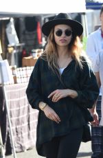 WHITNEY HARTLEY WAGNER Shopping at Farmers Market in Los Angeles 11/26/2017