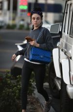 ALESSANDRA TORRESANI Shopping at Trader Joe
