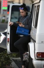 ALESSANDRA TORRESANI Shopping at Trader Joe