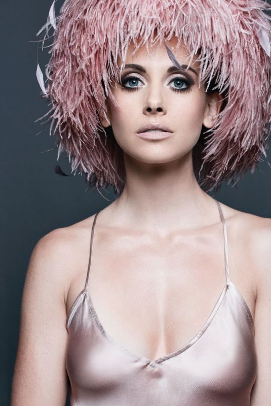ALISON BRIE for Modern Luxury Magazine, January 2018