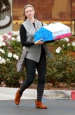 AMY SMART Out and About in Westlake Village 12/20/2017