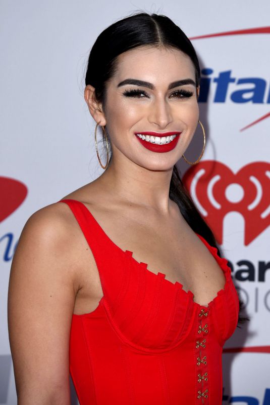 ASHLEY IACONETTI at Kiis FM’s Jingle Ball in Los Angeles 12/01/2017