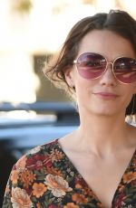 BETHANY JOY LENZ Pick Up Lunch in Los Angeles 12/29/2017