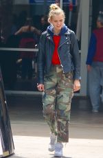 BRONTE BLAMPIED Arrives at Airport in Sydney 12/19/2017