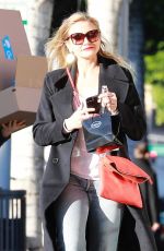 CAMERON DIAZ Shoping for Christmas Jewelry in Beverly Hills 12/21/2017