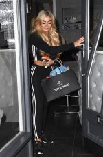 CHLOE FERRY Leaves Dreamgirlz Hair Extension Boutique in Newcastle 12/23/2017