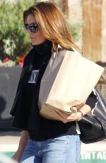 CINDY CRAWFORD Shopping at Trancas Market in Malibu 12/27/2017