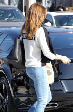 CINDY CRAWFORD Shopping at Trancas Market in Malibu 12/27/2017