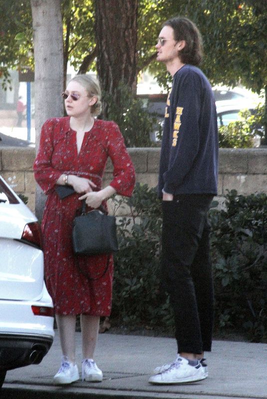 DAKOTA FANNING and Henry Frye Out for Lunch in Studio City 12/30/2017