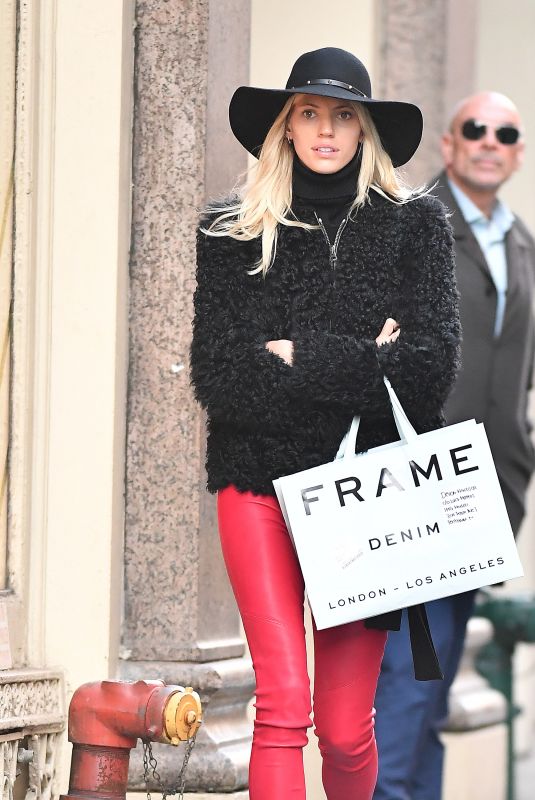 DEVON WINDSOR Out Shopping in New York 12/19/2017