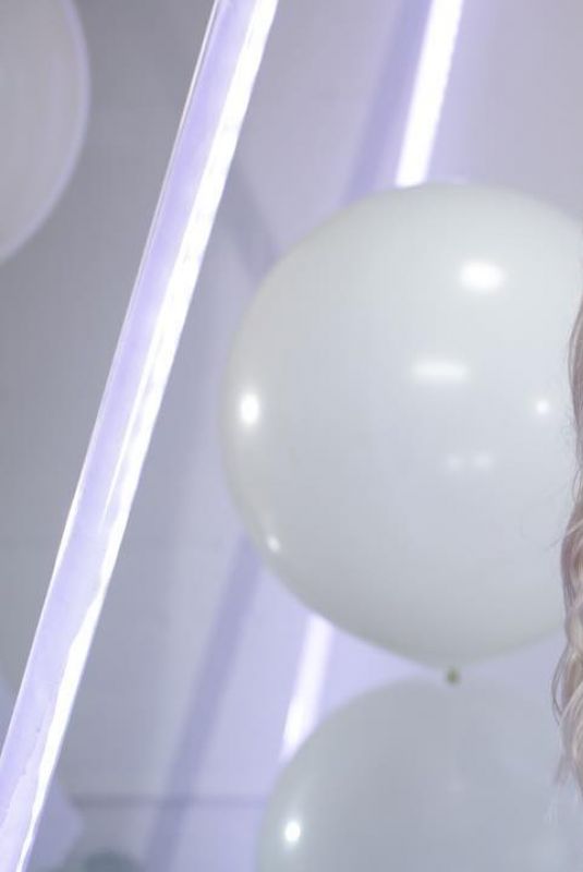 DOVE CAMERON for Bellami Hair