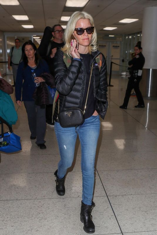 ELIZABETH BANKS at LAX Airport in Los Angeles 12/19/2017