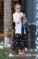 ELIZABETH OLSEN Shopping in Beverly Hills 12/18/2017