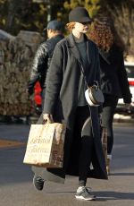 EMMA STONE Shopping for Grocery in Beverly Hills 12/22/2017