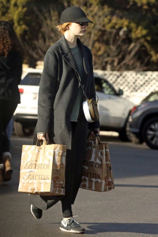 EMMA STONE Shopping for Grocery in Beverly Hills 12/22/2017