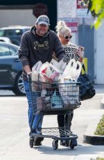 GWEN STEFANI and Blake Shelton Shopping at Gelson