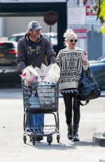GWEN STEFANI and Blake Shelton Shopping at Gelson