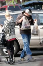 GWEN STEFANI and Blake Shelton Shopping at Gelson