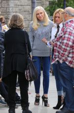 GWEN STEFANI Out and About in Los Angeles 12/10/2017