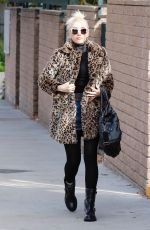 GWEN STEFANI Out for Lunch in Studio City 12/22/2017