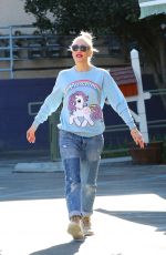 GWEN STEFANI Out in Studio City 12/12/2017