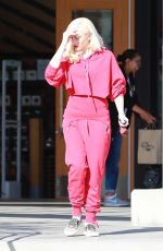 GWEN STEFANI Out Shopping in Burbank 12/09/2017