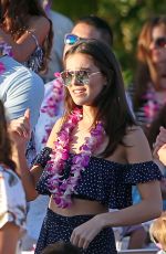 HAILEE STEINFELD Learns a Hawaiian Dance in Maui 12/28/2017