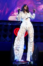 HAILEE STEINFELD Performs at Wild 94.9’s FM’s Jingle Ball in San Jose 11/30/2017