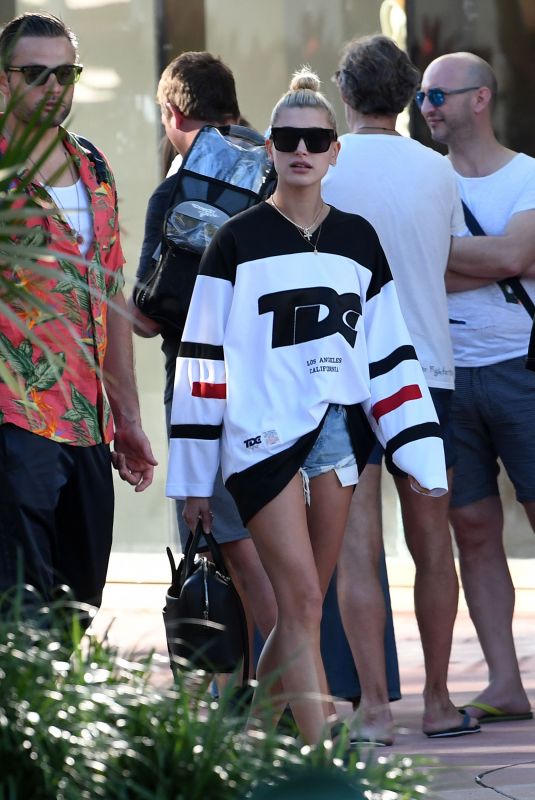 HAILEY BALDWIN Out Shopping in Miami 12/28/2017