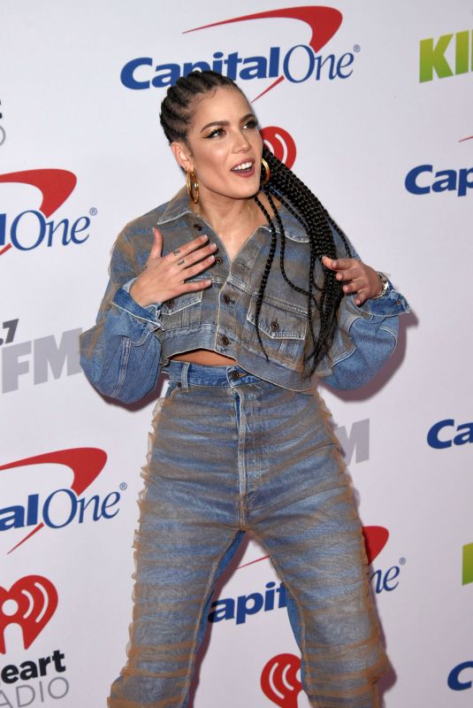 HALSEY at Kiis FM’s Jingle Ball in Los Angeles 12/01/2017