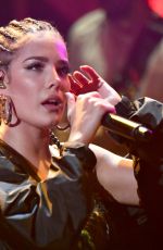 HALSEY Performs at Iheartradio 102.7 Kiis FM’s Jingle Ball in Los Angeles 12/01/2017