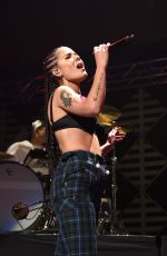 HALSEY Performs at Wild 94.9’s FM’s Jingle Ball in San Jose 11/30/2017
