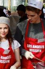 HANNAH ZEILE at LA Mission Serves Christmas to the Homeless in Los Angeles 12/22/2017