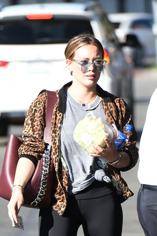 HILARY DUFF Picks Up Lunch in Los Angeles 11/30/2017