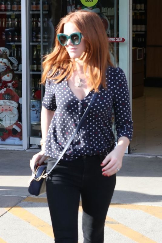 ISLA FISHER Out Shopping in Beverly Hills 12/08/2017
