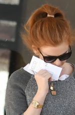 ISLA FISHER Shopping at Barney