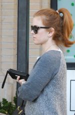 ISLA FISHER Shopping at Barney