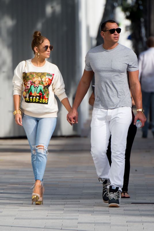 JENNIFEER LOPEZ and Alex Rodreguez Shopping in Miami 12/23/2017
