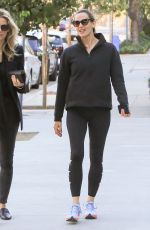 JENNIFER GARNER Out and About in Los Angeles 12/07/2017