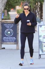 JENNIFER GARNER Out and About in Los Angeles 12/07/2017