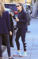 JENNIFER GARNER Out and About in Los Angeles 12/07/2017