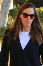 JENNIFER GARNER Out and About in Los Angeles 12/12/2017