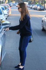JENNIFER GARNER Out and About in Los Angeles 12/12/2017