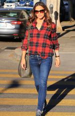 JENNIFER GARNER Out in Los Angeles 12/13/2017