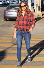 JENNIFER GARNER Out in Los Angeles 12/13/2017