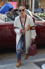 JENNIFER LOPEZ Arrives at Tom Ford Store in Beverly Hills 12/27/2017