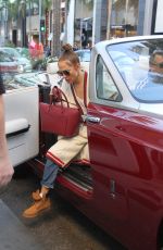 JENNIFER LOPEZ Arrives at Tom Ford Store in Beverly Hills 12/27/2017