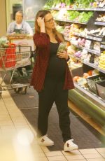 JESSICA ALBA Shopping for Grocery in Beverly Hills 12/11/2017