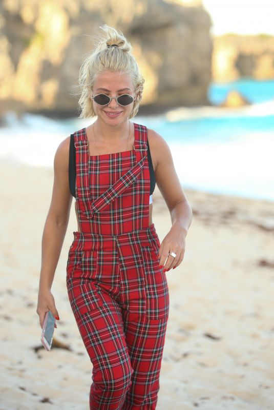 JESSICA WOODLEY Out on the Beach in Barbados 12/16/2017